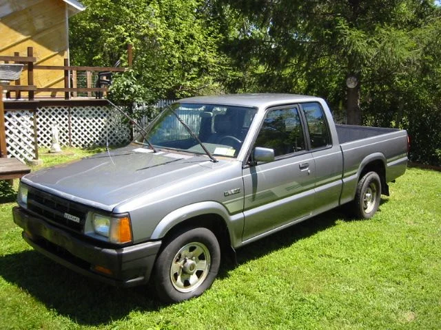 MAZDA B2200 1997, foto 1
