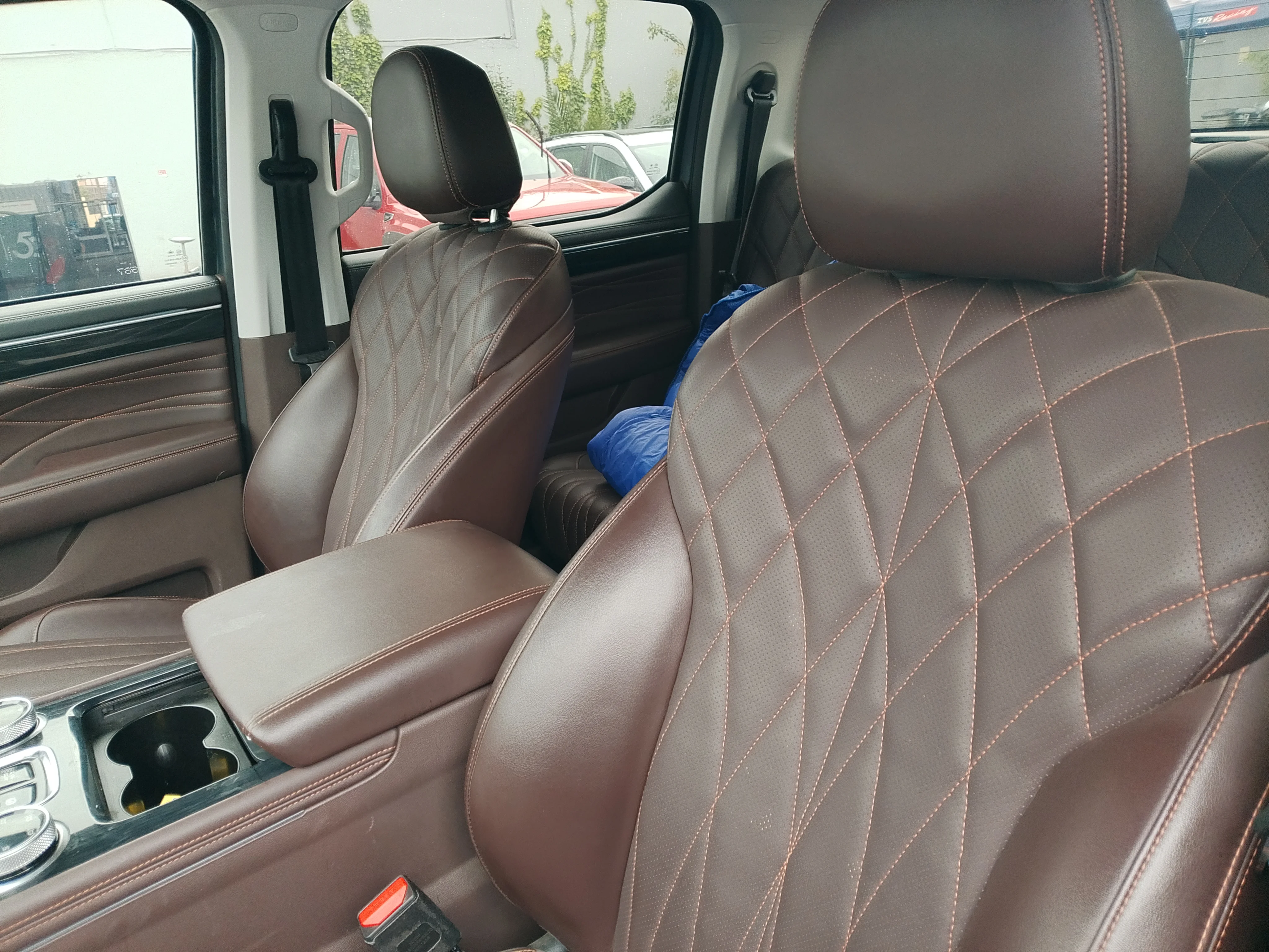 Foton V7 2025, foto 1