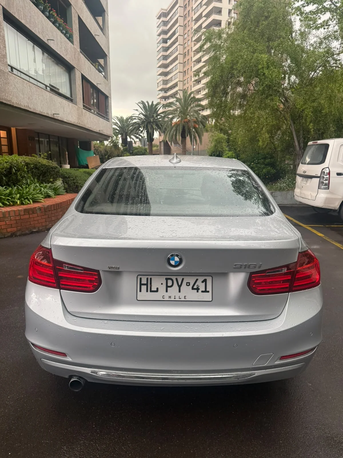 BMW 318 2016, foto 2