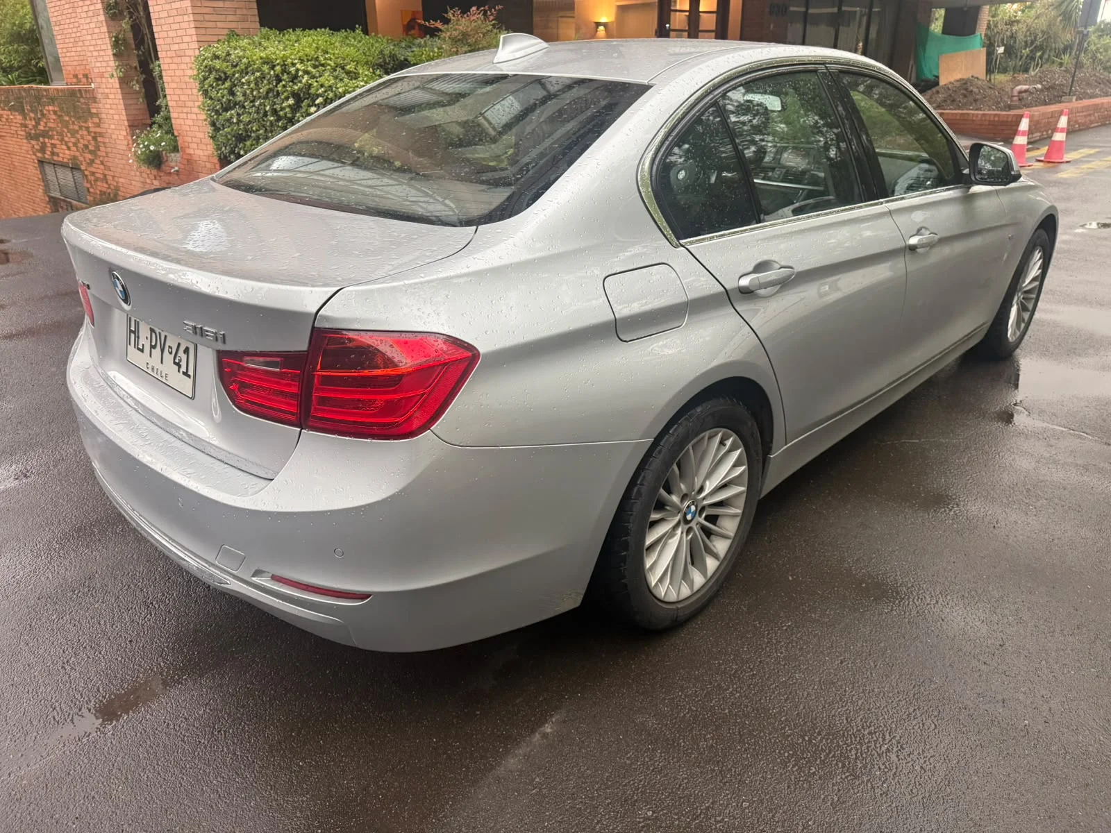 BMW 318 2016, foto 5