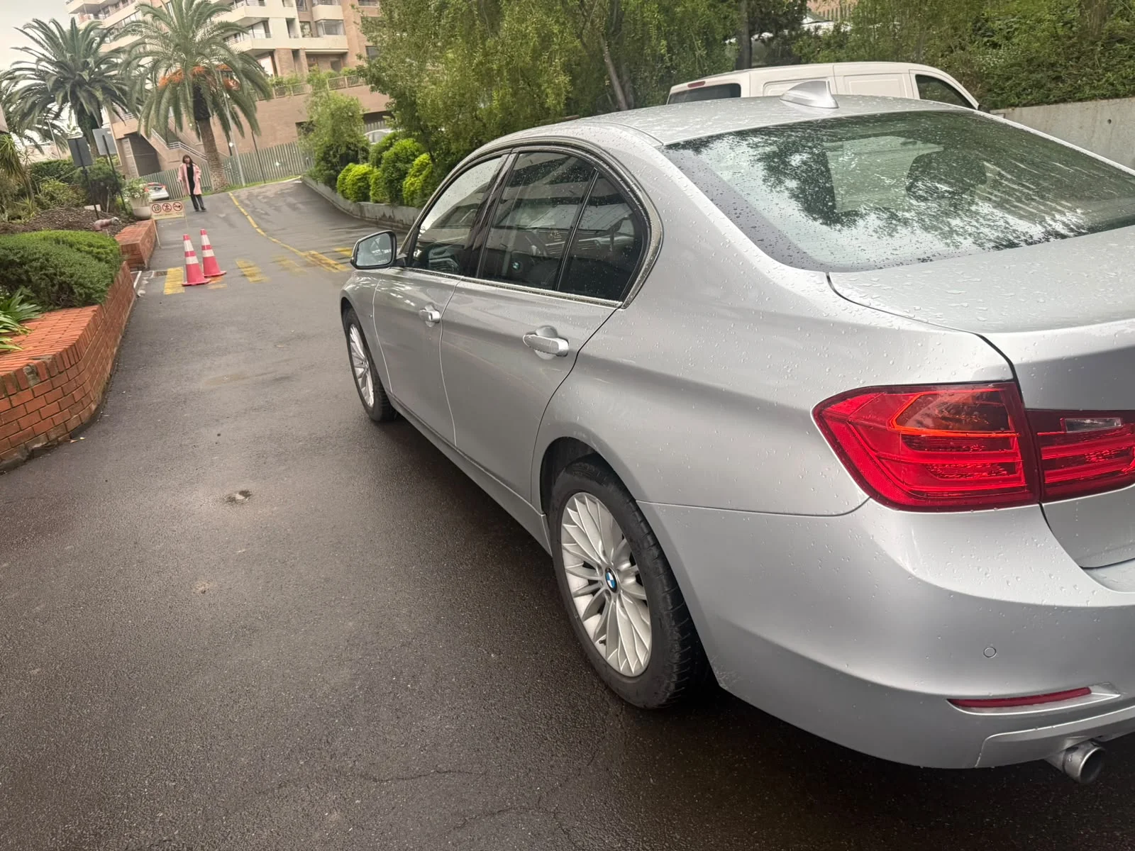 BMW 318 2016, foto 6